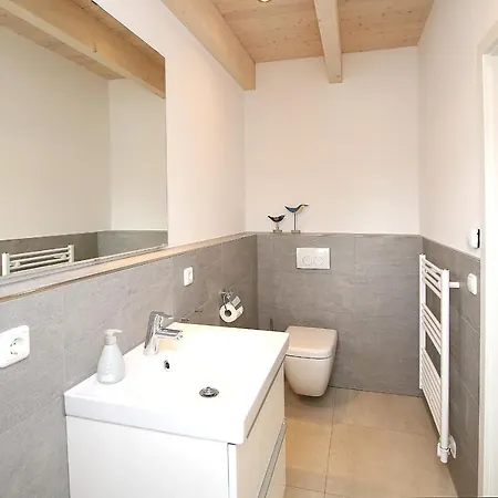 Strandstrasse 2b Rechts, Luett Seehuus