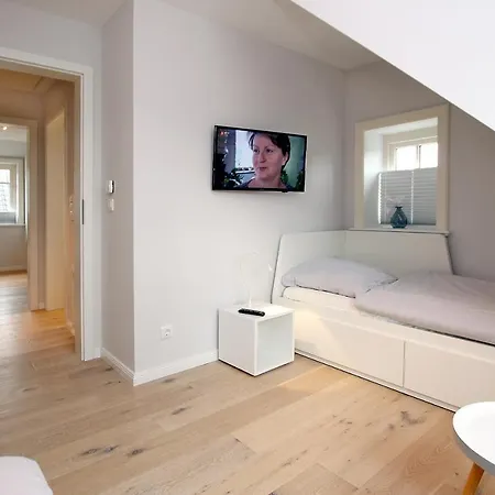 Strandstrasse 2b Rechts, Luett Seehuus