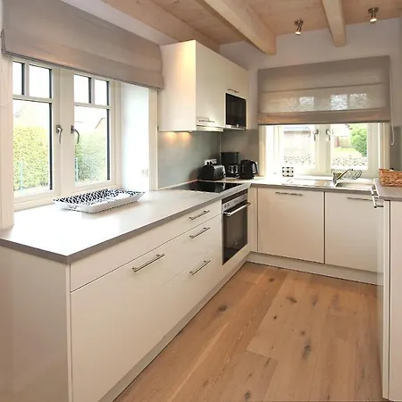 Strandstrasse 2b Rechts, Luett Seehuus Feriehus *